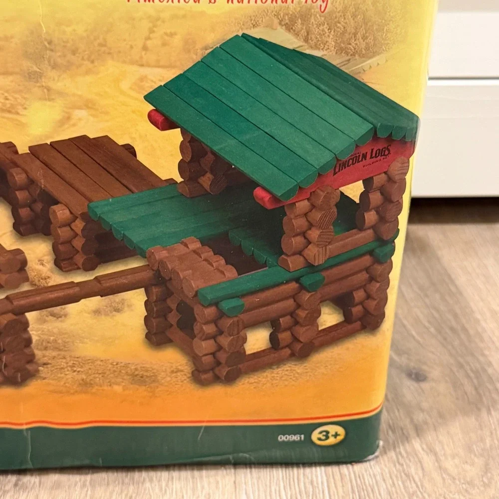 Lincoln Logs Fort Wilderness Building Set Brown Wood Pieces Storage Bin